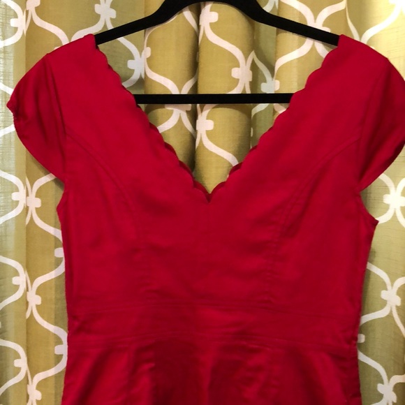 The perfect Date night dress! - Picture 3 of 5